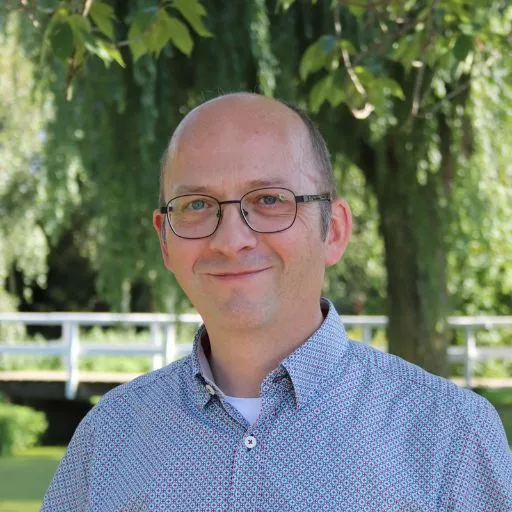 Portret van Arjo Boersma, tuinontwerper en eigenaar van Bureau Tuun